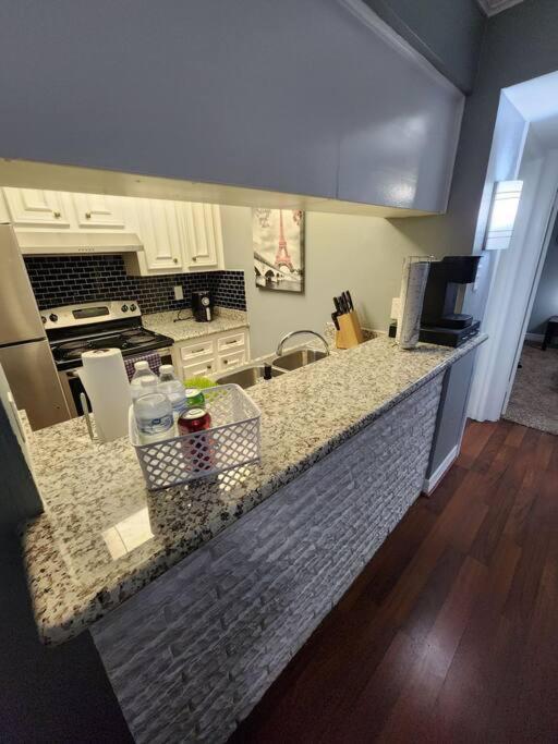 Blue Shark *E4* @ Midtown Comfortable 1Br King Apartment Houston Exterior photo